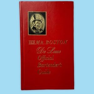 Vintage 1967 Old Mr. Boston Bartenders Guide